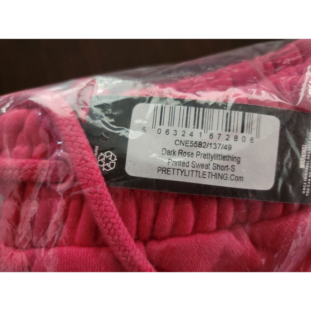 NWT PrettyLittleThing Pink Shorts Dark Rose Fleece Logo Elastic Waist Size Small - Picture 5 of 5